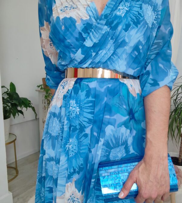 Cinturón rígido dorado