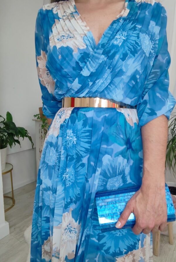 Cinturón rígido dorado